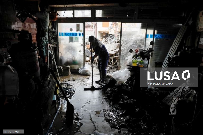 Rescaldo das cheias no sudoeste do Japão