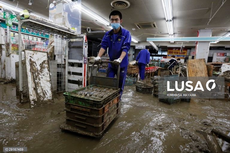 Rescaldo das cheias no sudoeste do Japão