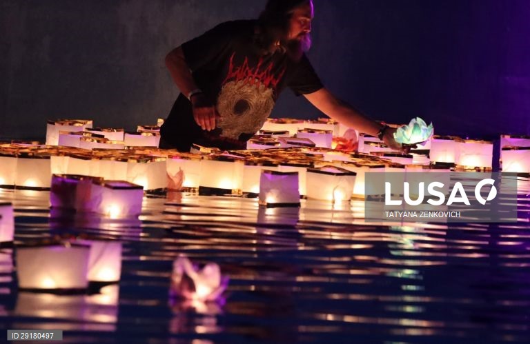 Festival das lanternas de água em Minsk, na Bielorrússia.