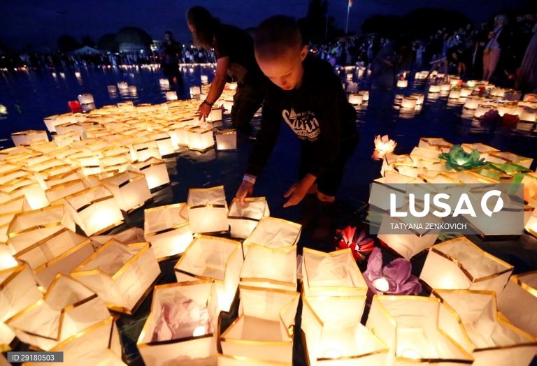 Festival das lanternas de água em Minsk, na Bielorrússia.