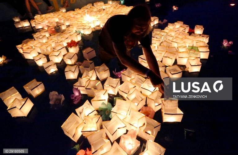 Festival das lanternas de água em Minsk, na Bielorrússia.