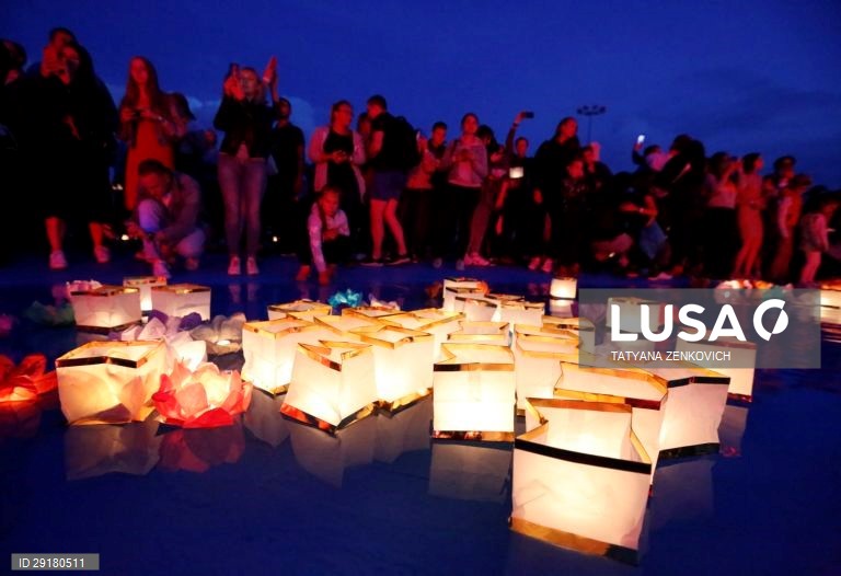 Festival das lanternas de água em Minsk, na Bielorrússia.