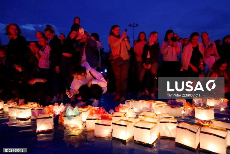 Festival das lanternas de água em Minsk, na Bielorrússia.