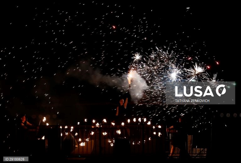 Festival das lanternas de água em Minsk, na Bielorrússia.