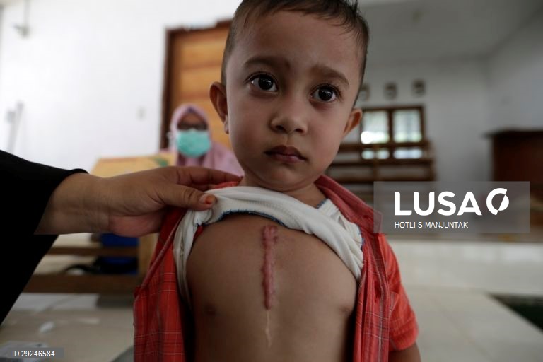 Covid-19: Crianças indonésias