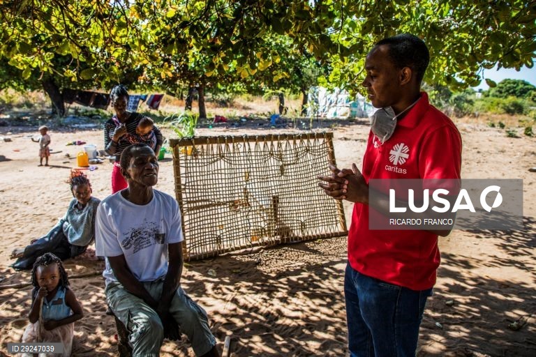 Moçambique/Ataques: Família refugia-se em Pemba