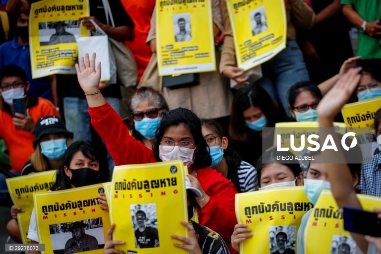 Tailândia: Manifestação anti-governamental em Banguecoque