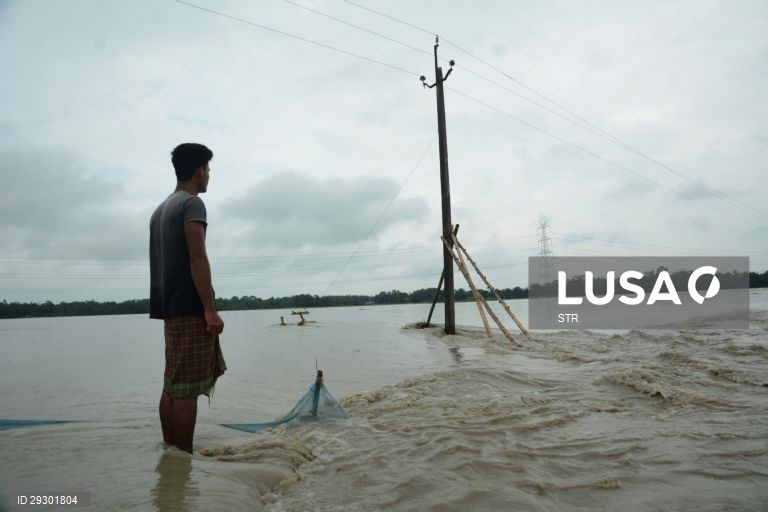 Índia: Inundações em Assam