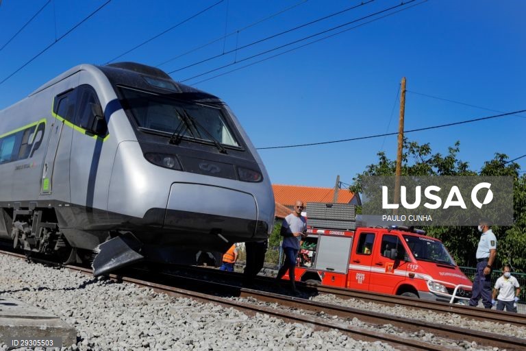Comboio Alfa Pendular descarrila em Soure