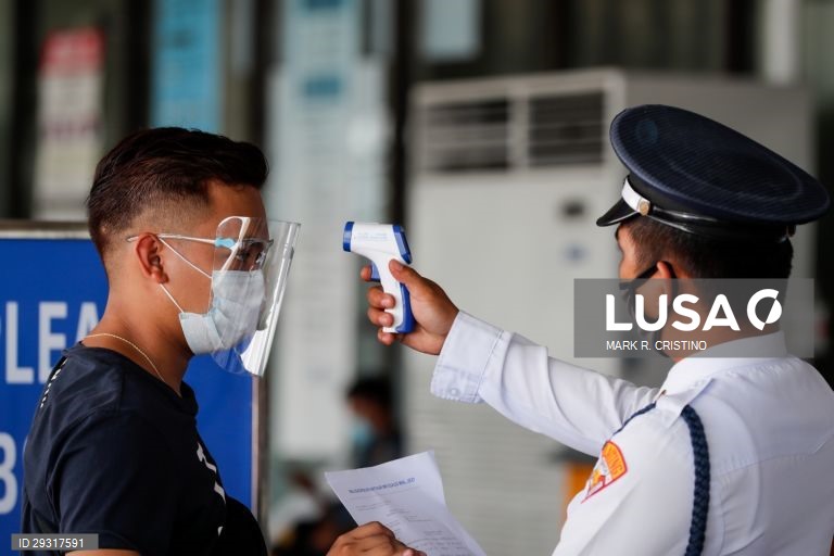 Manila e províncias próximas voltam a novo confinamento