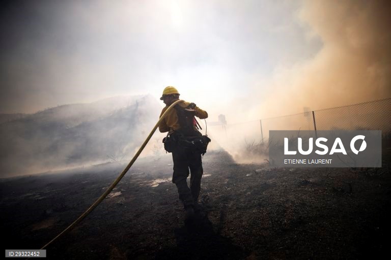Incêndio em Santa Clarita, Califórnia