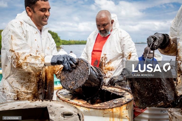 Derrame de petróleo na Ilha Maurícia