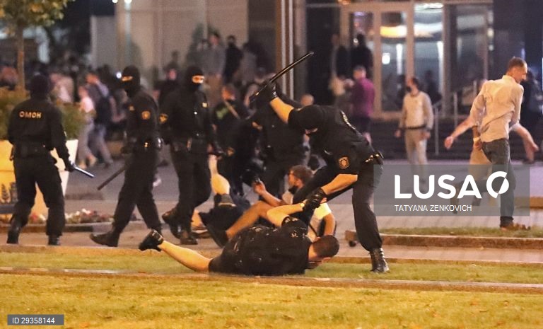 Manifestações contra a reeleição de Lukashenko como Presidente da Bielorrússia