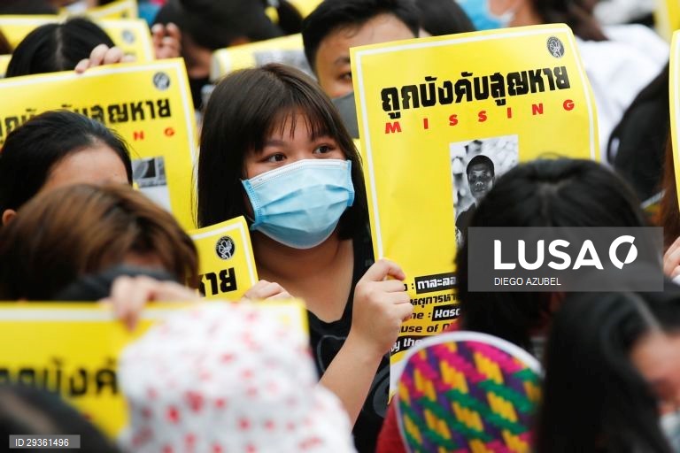 Tailândia: Manifestaçao antigovernamental em Banguecoque