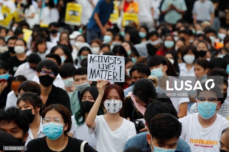 Tailândia: Manifestaçao antigovernamental em Banguecoque