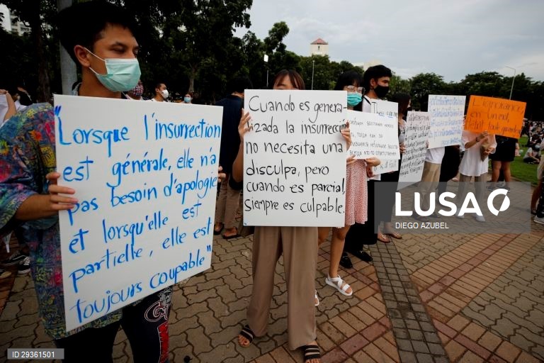 Tailândia: Manifestaçao antigovernamental em Banguecoque