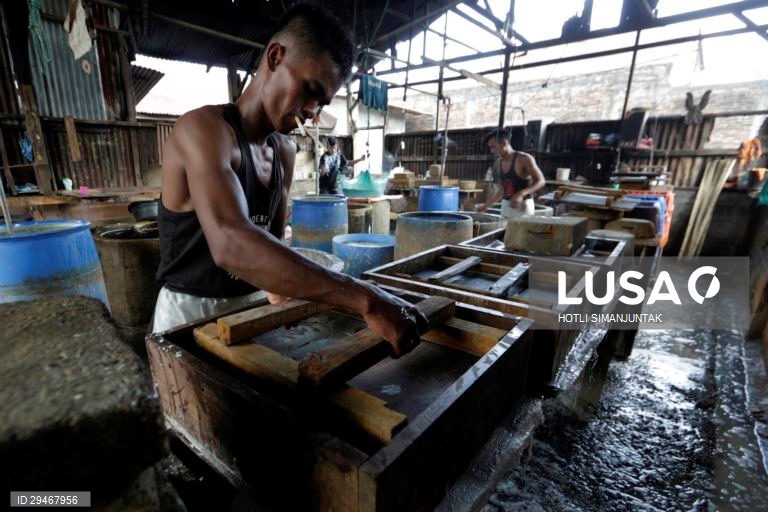 Produção de tofu na Indonésia