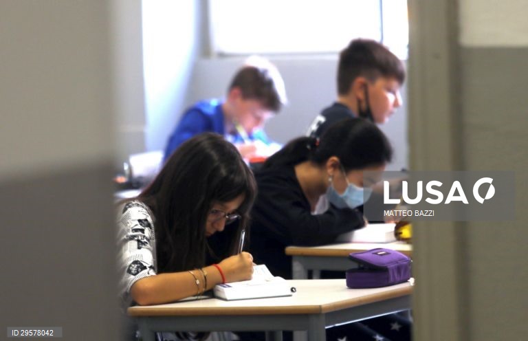 Reabertura de escolas em Itália