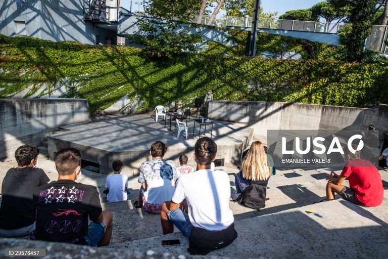 Reabertura de escolas em Itália