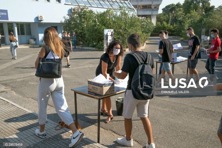 Reabertura de escolas em Itália