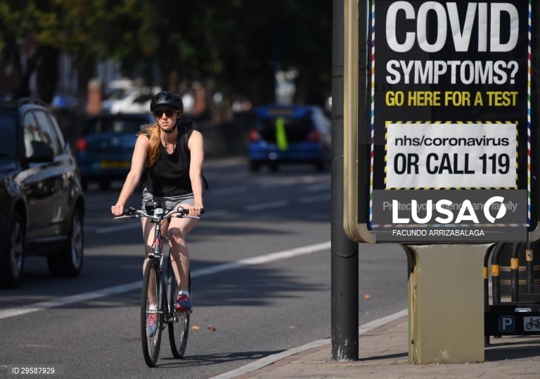 Covid-19: Casos continuam a aumentar no Reino Unido