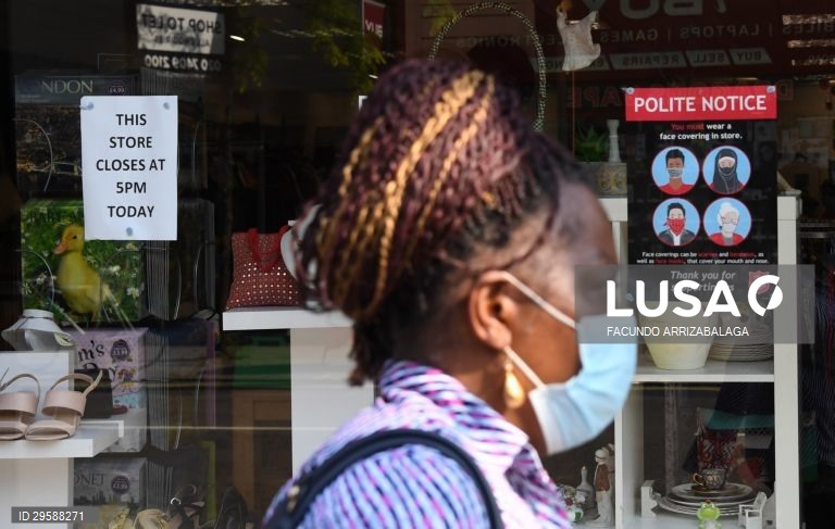 Covid-19: Casos continuam a aumentar no Reino Unido