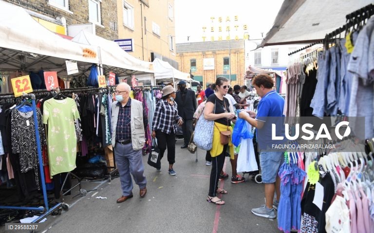 Covid-19: Casos continuam a aumentar no Reino Unido