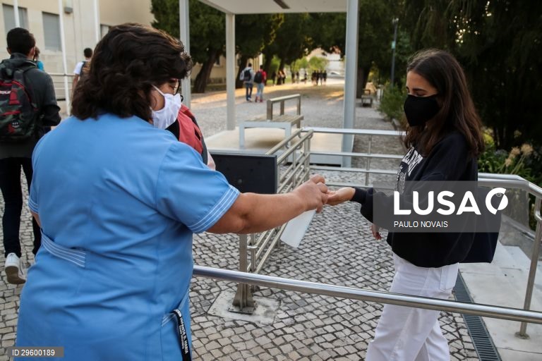 Covid-19: Primeiro dia de aulas em Lisboa