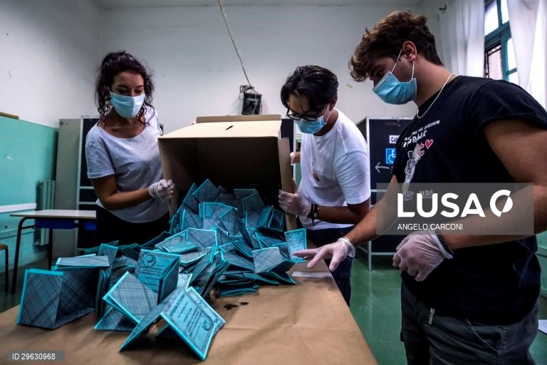 Referendo para reduzir deputados em Itália