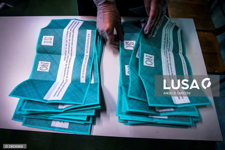 Referendo para reduzir deputados em Itália