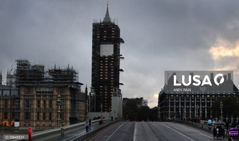 Covid-19: Pubs na Grã-Bretanha com novas regras 