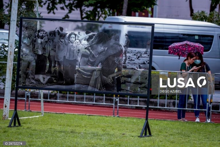 Exposição sobre o massacre numa Universidade de Banguecoque em 1976 