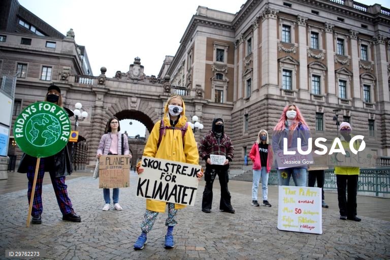 Protestos "Sextas Feiras pelo Clima" em Estocolmo e em Milão