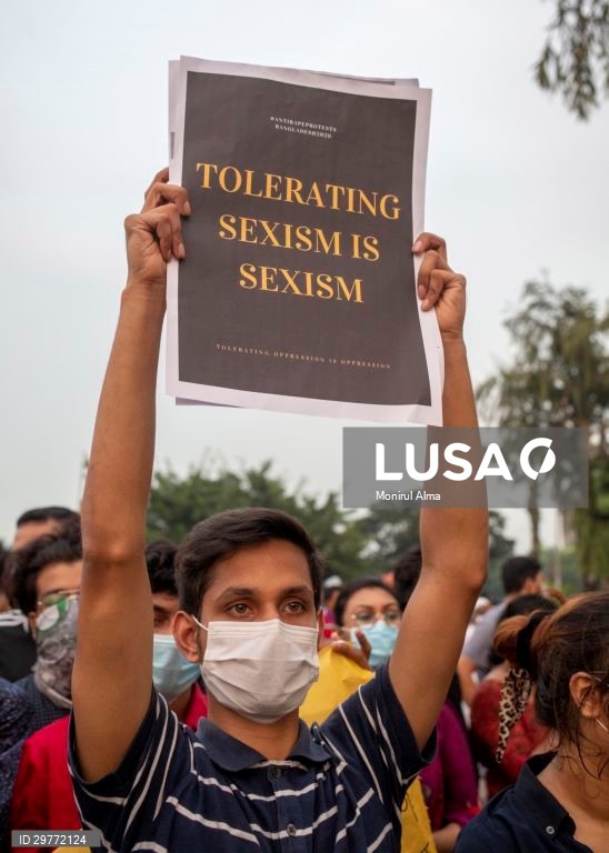 Bangladesh: Manifestação contra a violação e tortura de mulheres