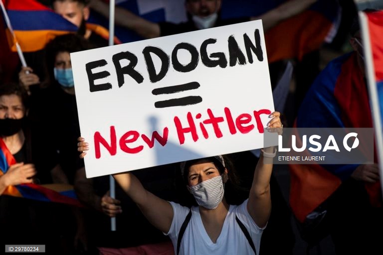 Protestos da comunidade americano-arménia contra a Turquia em Los Angeles