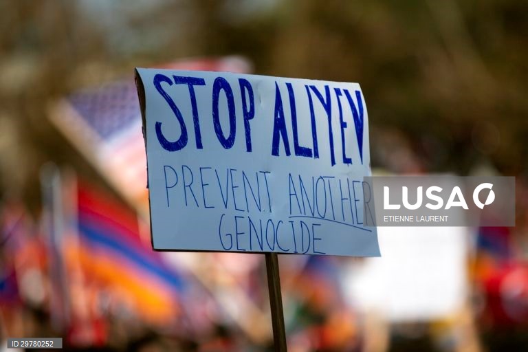 Protestos da comunidade americano-arménia contra a Turquia em Los Angeles