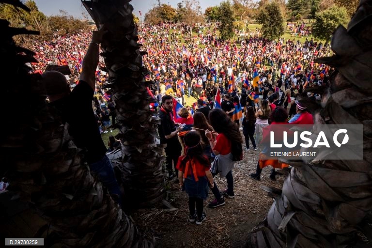 Protestos da comunidade americano-arménia contra a Turquia em Los Angeles