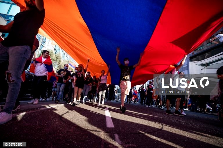 Protestos da comunidade americano-arménia contra a Turquia em Los Angeles