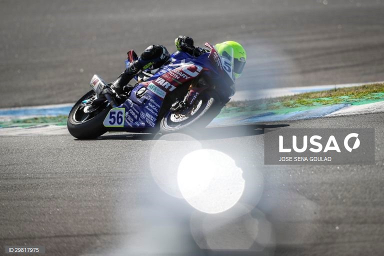 Motociclismo: Treinos do Mundial de Superbike no Autódromo do Estoril 