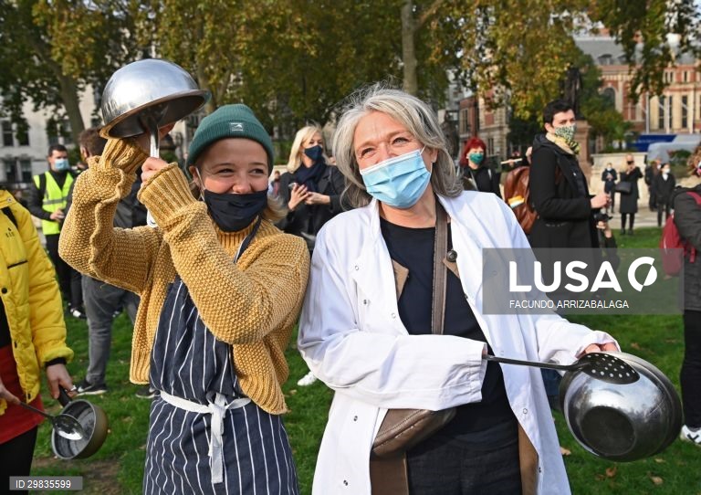 Covid-19: Protesto contra as medidas restritivas do governo britânico