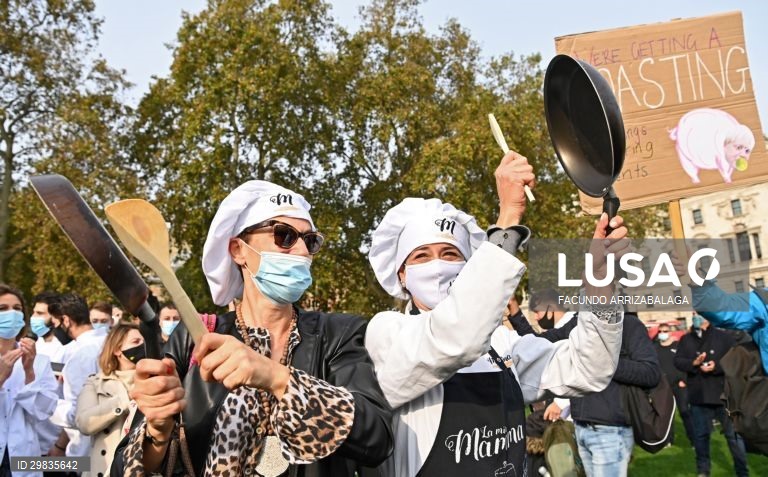 Covid-19: Protesto contra as medidas restritivas do governo britânico