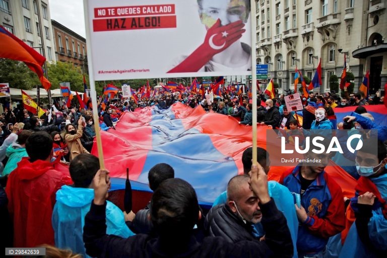 Espanha: Arménios manifestam-se em Madrid contra o conflito em Nagorno-Karabakh