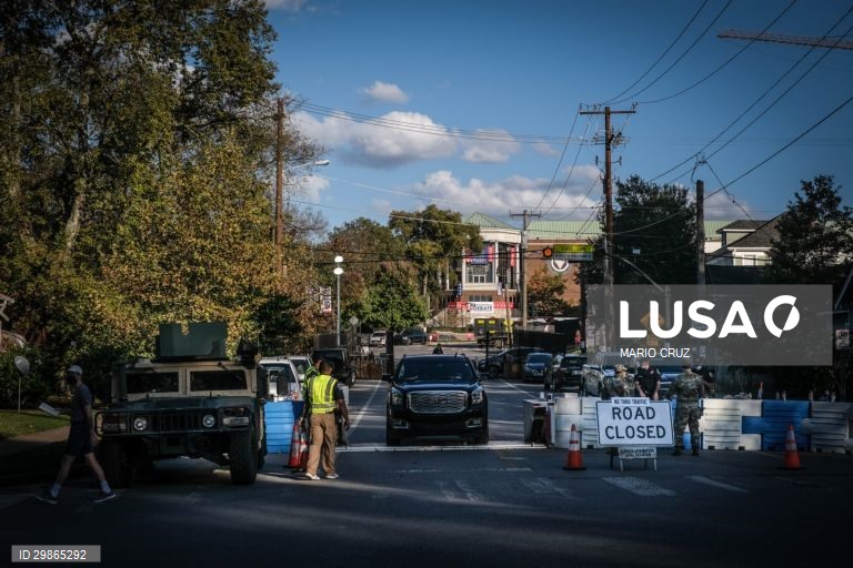 Controlo de segurança na entrada da Universidade de Belmonte onde se realiza o último debate entre candidatos à presidência dos Estados Unidos, em Nashville, Tennessee, Estados Unidos, 22 de outubro de 2020. A eleição presidencial será realizada a 03 de novembro e opõe o atual Presidente, Donald Trump, apoiado pelo partido republicano, e o antigo vice-presidente de Barack Obama, Joe Biden, apoiado pelo partido democrata. MÁRIO CRUZ/LUSA