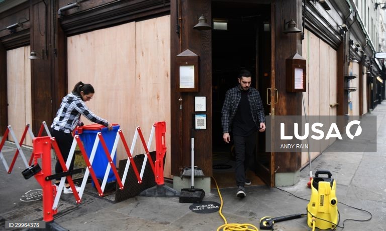 Primeiro dia do confinamento no Reino Unido