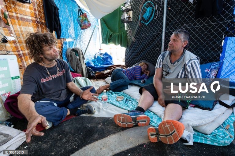 Acampamento de sem-abrigo Tent City em Perth