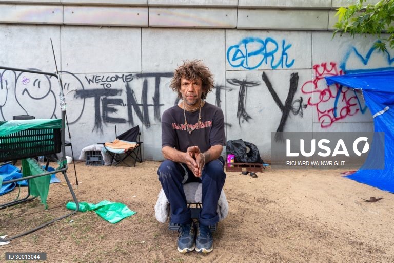 Acampamento de sem-abrigo Tent City em Perth