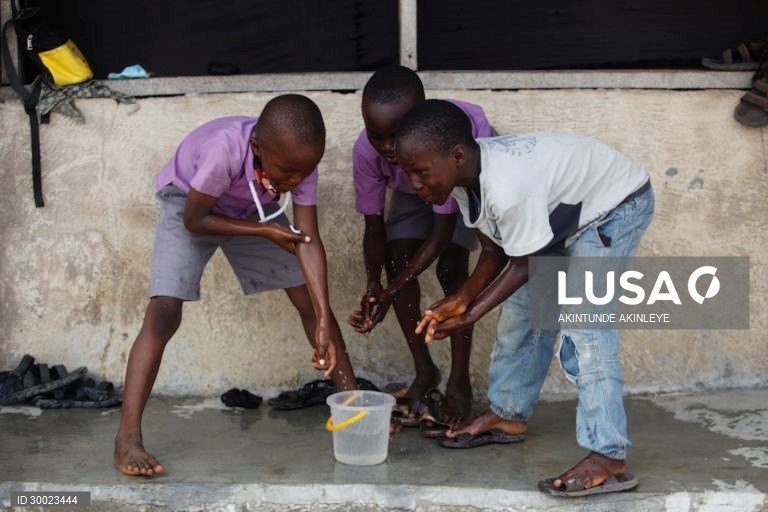 Escola Bright Achievers sem propinas na Nigéria