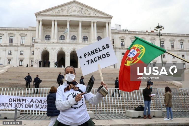 Covid-19: Empresários da restauração, comércio e hotelaria protestam em Lisboa