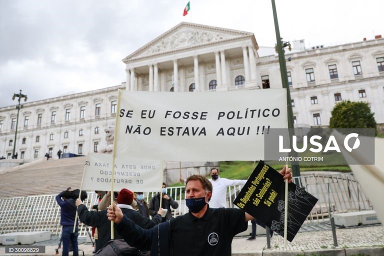 Covid-19: Empresários da restauração, comércio e hotelaria protestam em Lisboa