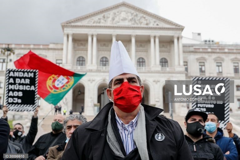 Covid-19: Empresários da restauração, comércio e hotelaria protestam em Lisboa